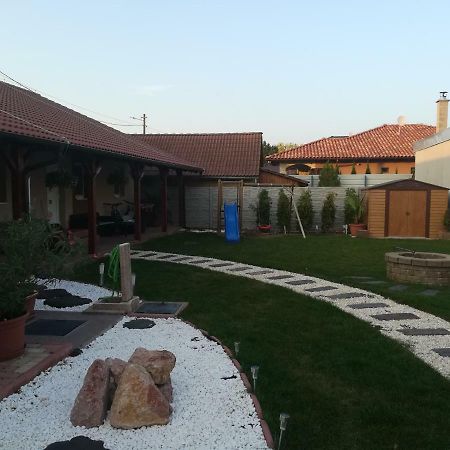 Apartmany Dimitra Sturovo Luaran gambar