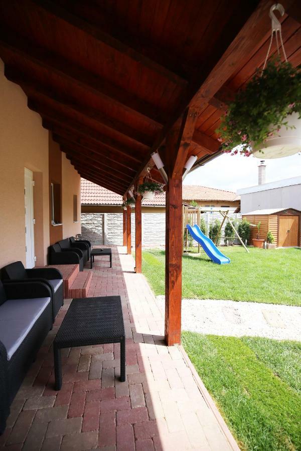Apartmany Dimitra Sturovo Luaran gambar
