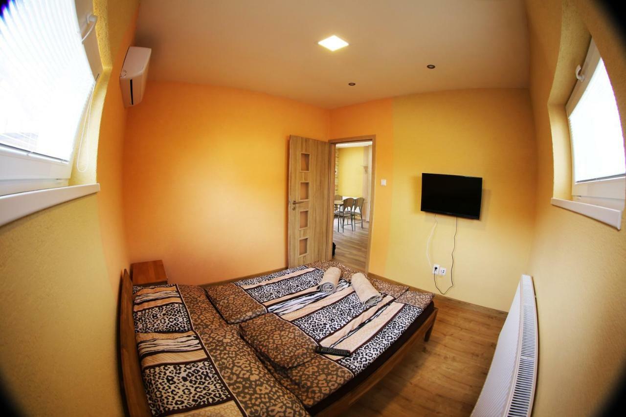 Apartmany Dimitra Sturovo Luaran gambar