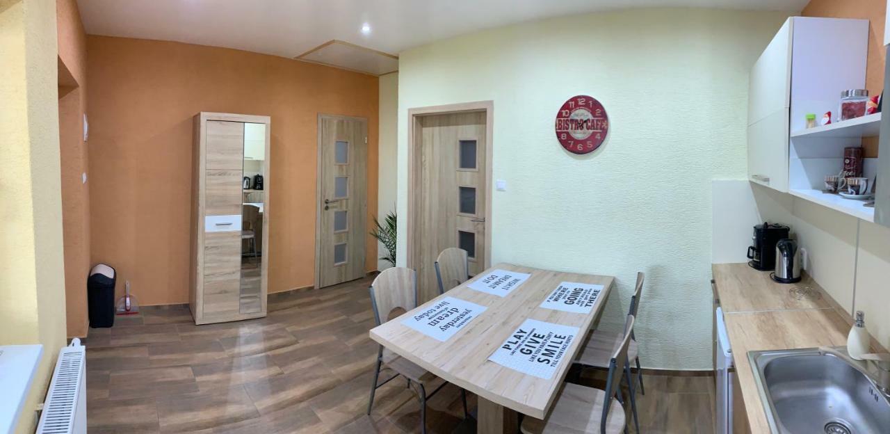 Apartmany Dimitra Sturovo Luaran gambar