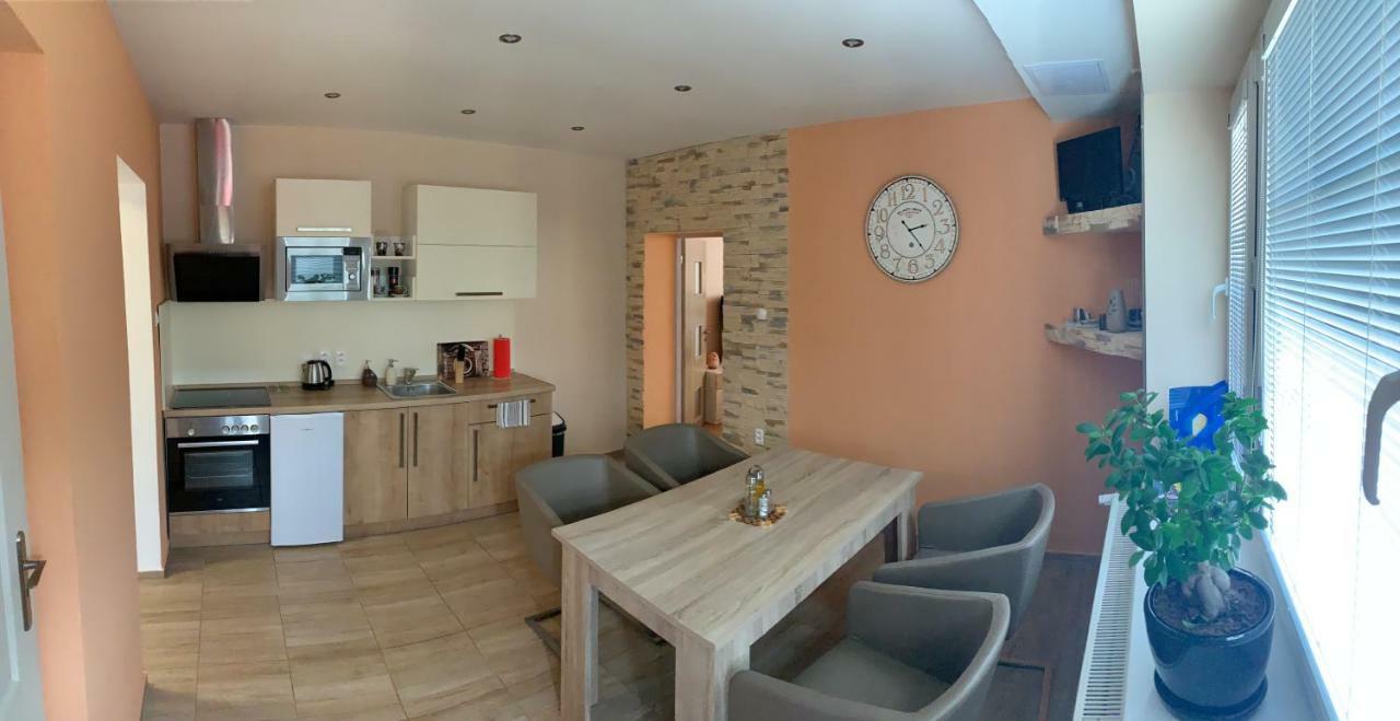Apartmany Dimitra Sturovo Luaran gambar