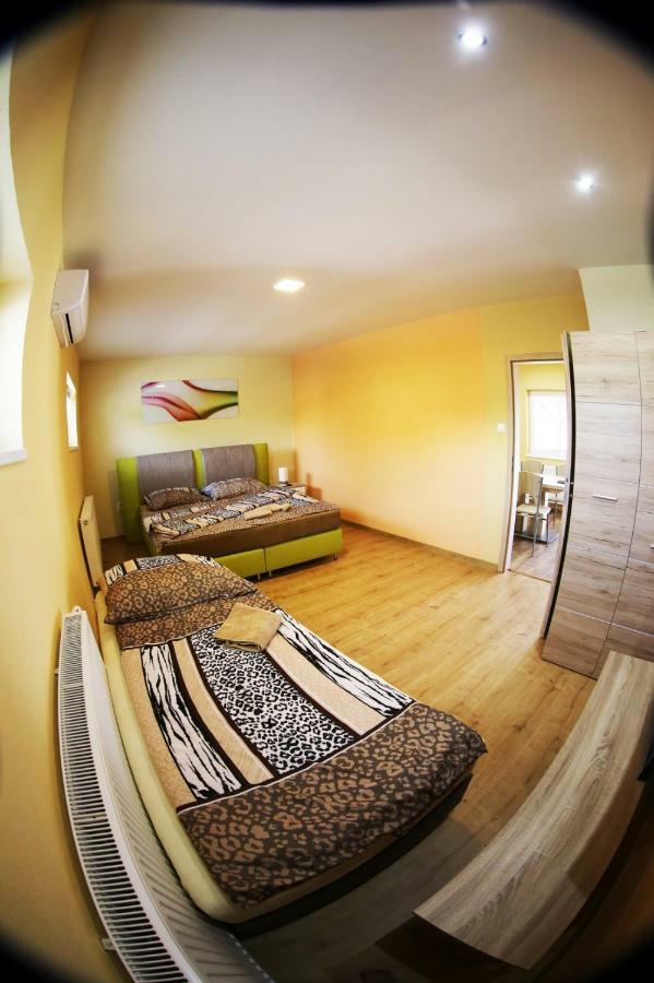 Apartmany Dimitra Sturovo Luaran gambar