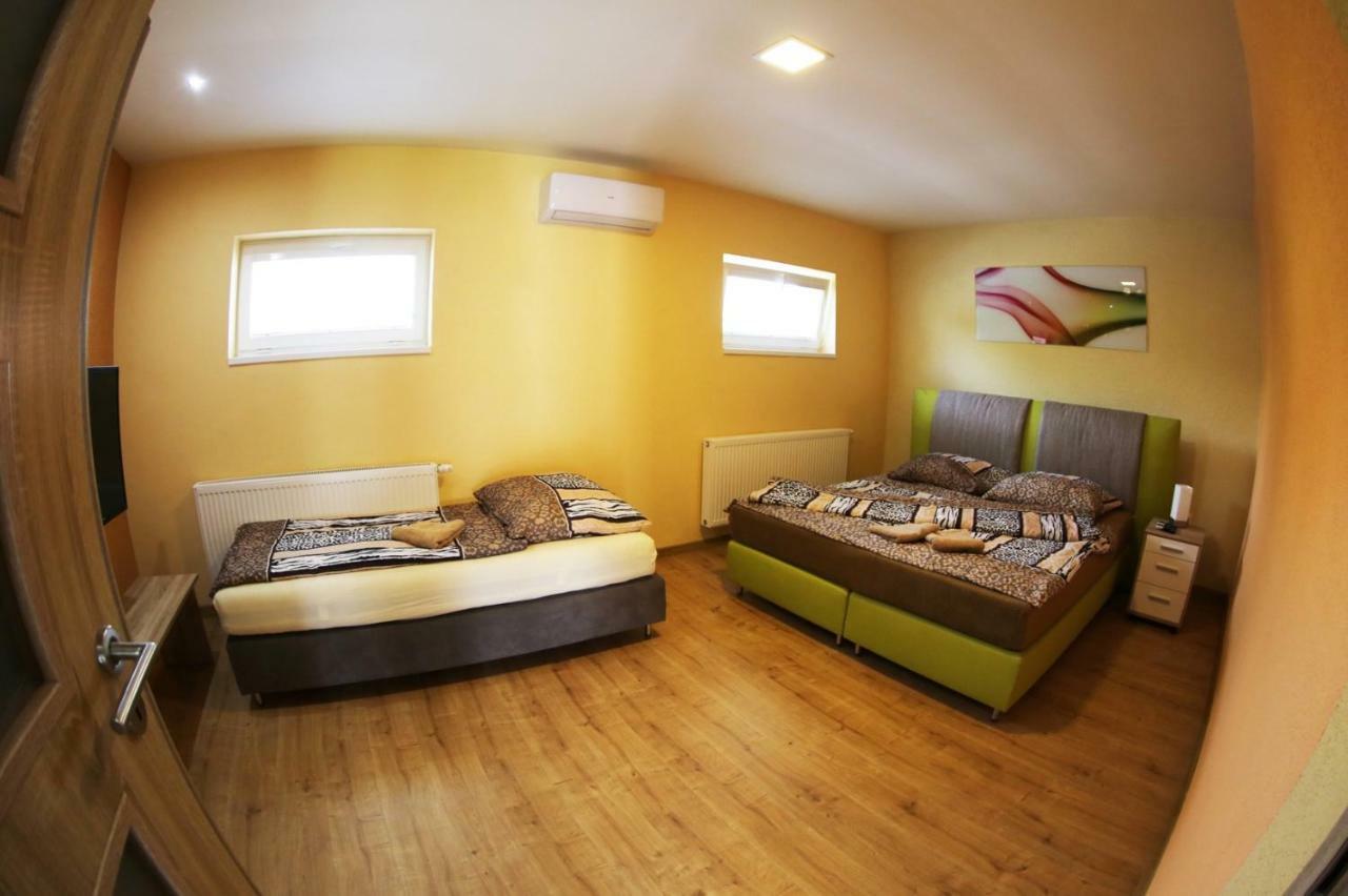Apartmany Dimitra Sturovo Luaran gambar