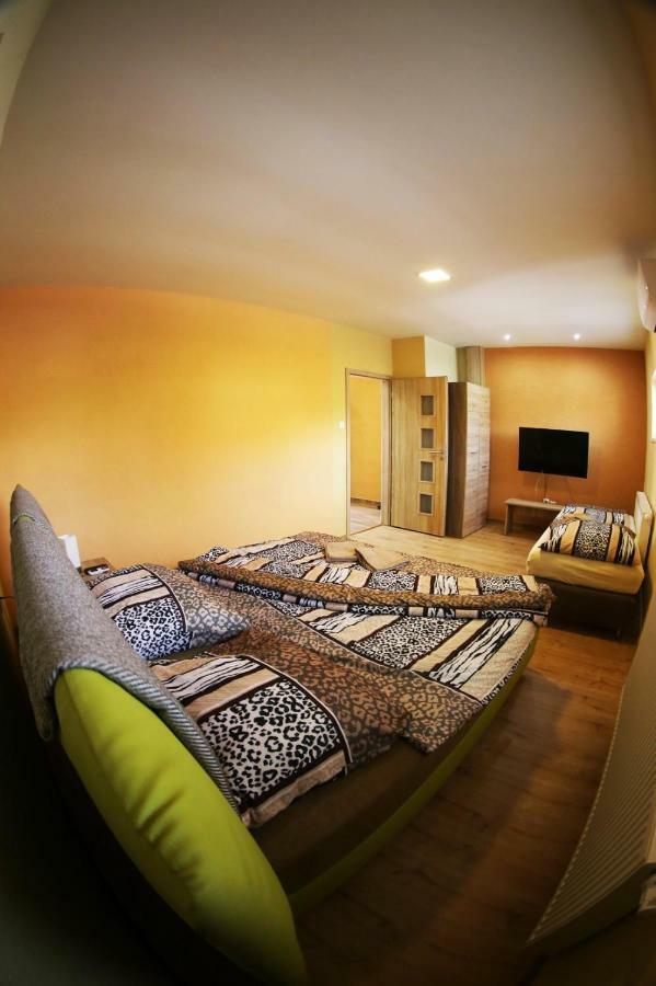 Apartmany Dimitra Sturovo Luaran gambar