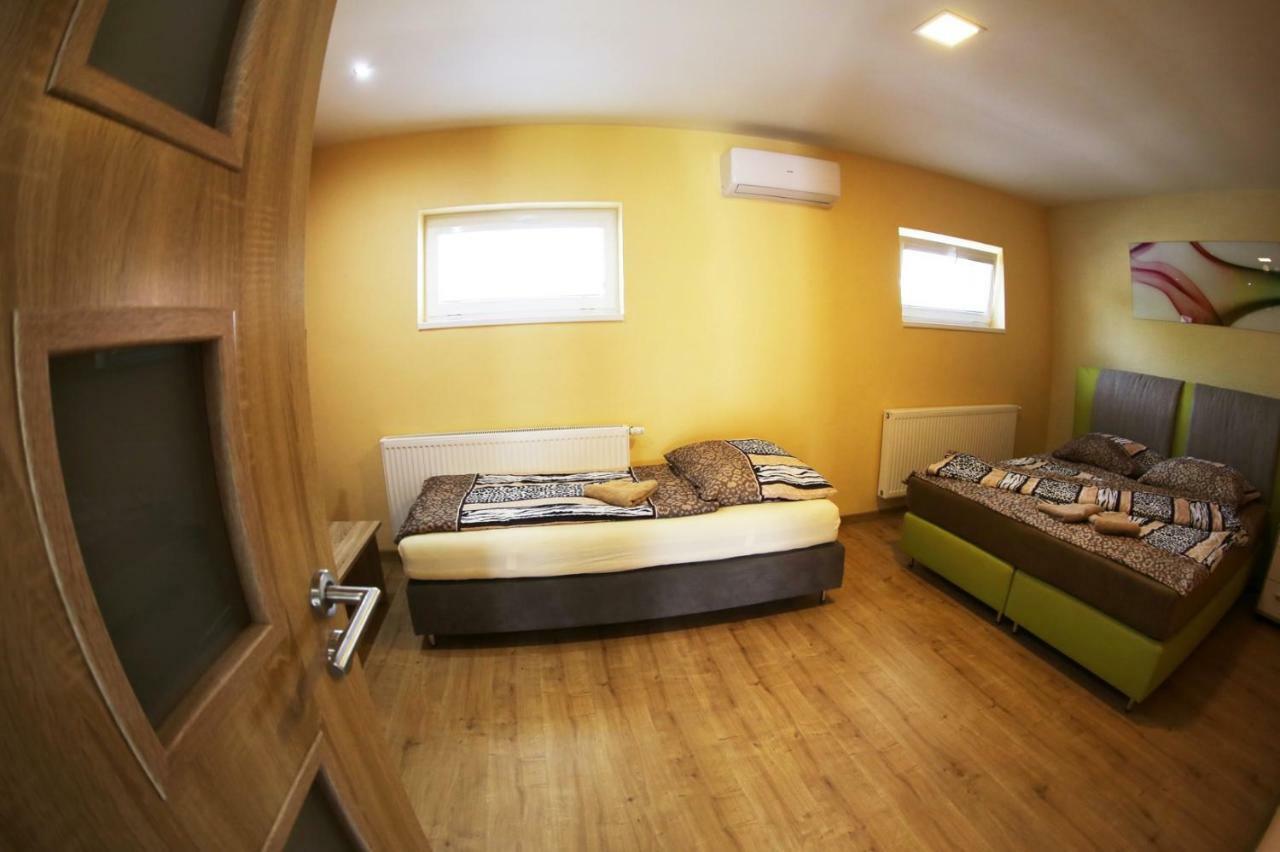 Apartmany Dimitra Sturovo Luaran gambar