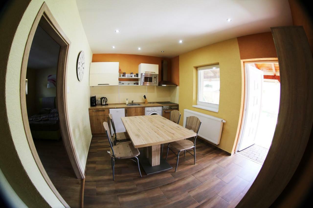 Apartmany Dimitra Sturovo Luaran gambar